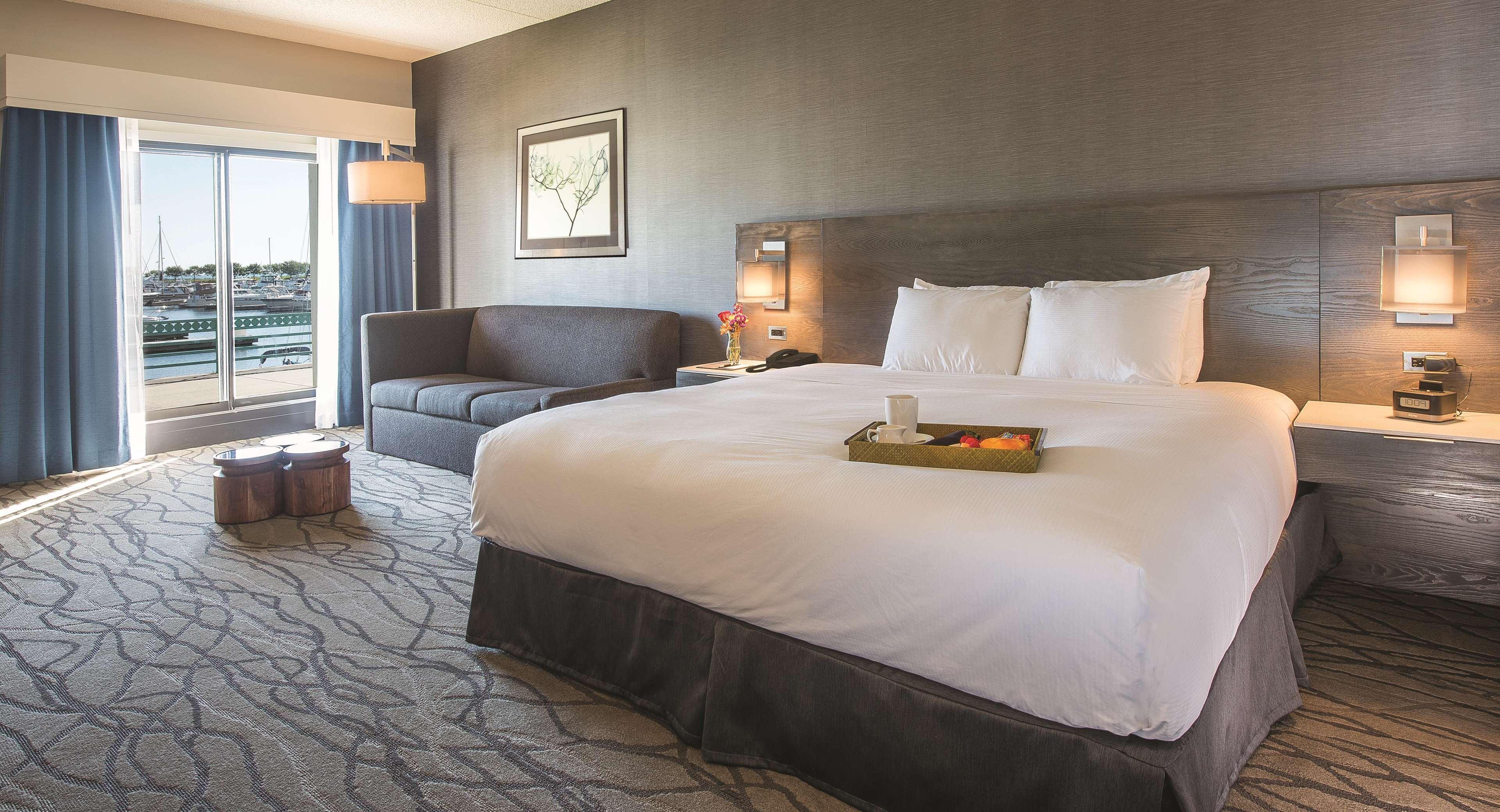 מלון Doubletree By Hilton Racine Harbourwalk מראה חיצוני תמונה