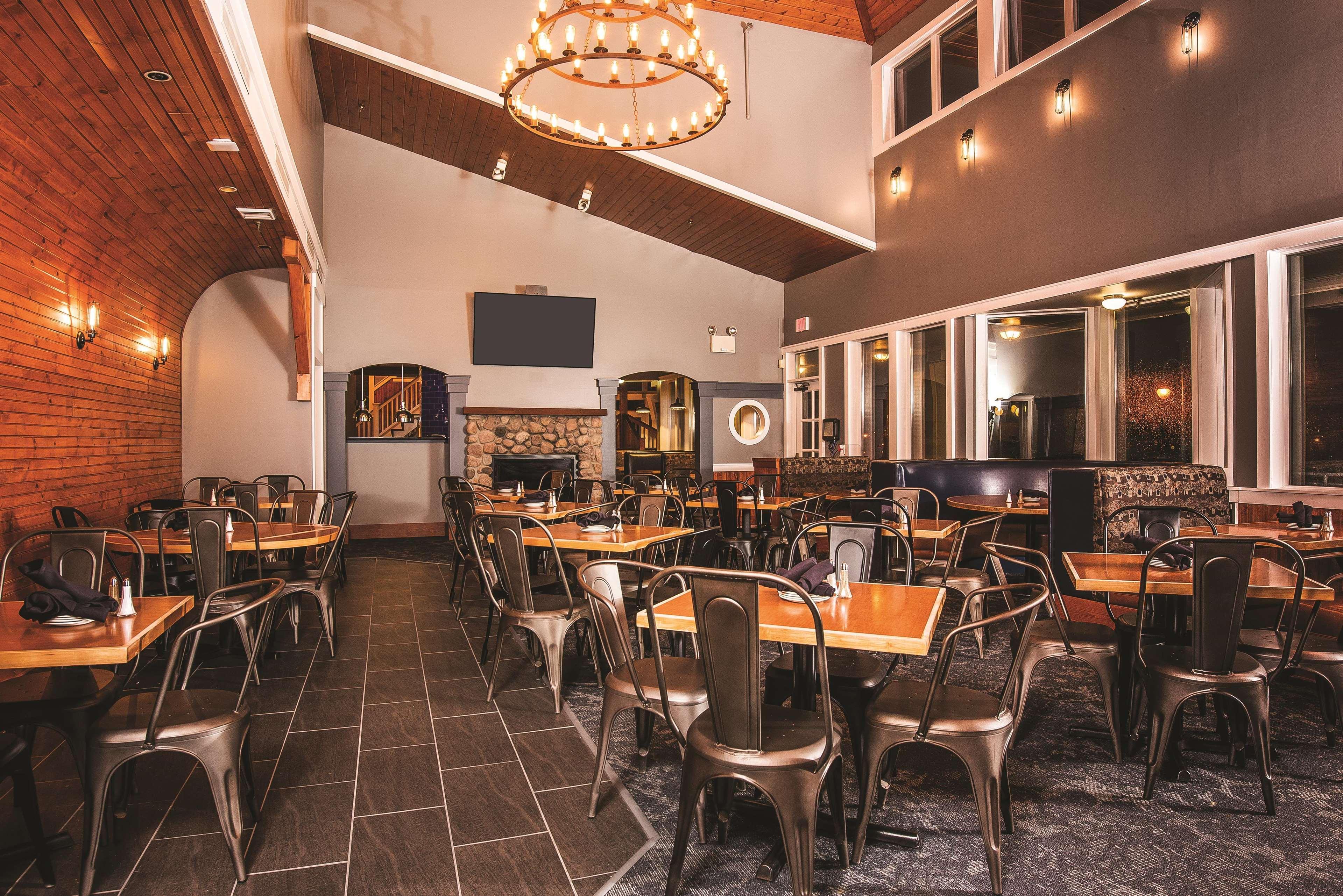 מלון Doubletree By Hilton Racine Harbourwalk מראה חיצוני תמונה