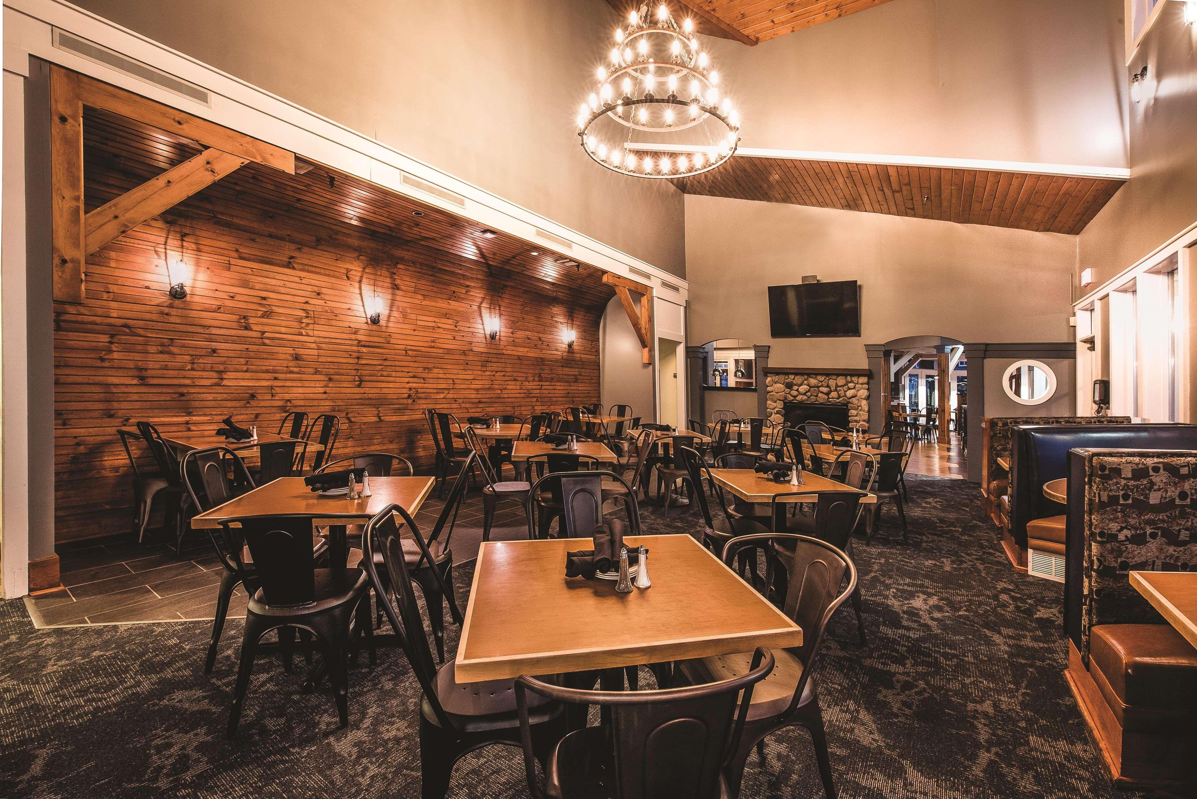 מלון Doubletree By Hilton Racine Harbourwalk מראה חיצוני תמונה