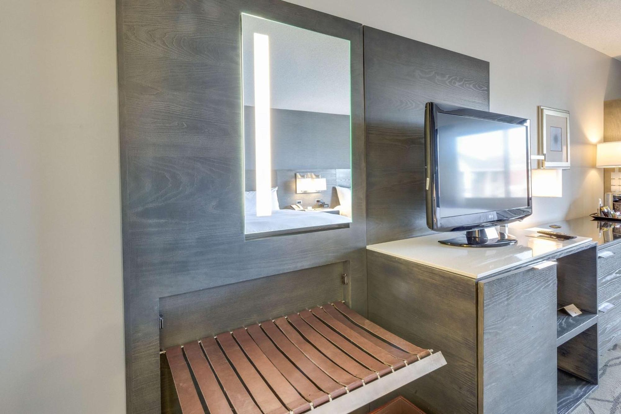 מלון Doubletree By Hilton Racine Harbourwalk מראה חיצוני תמונה