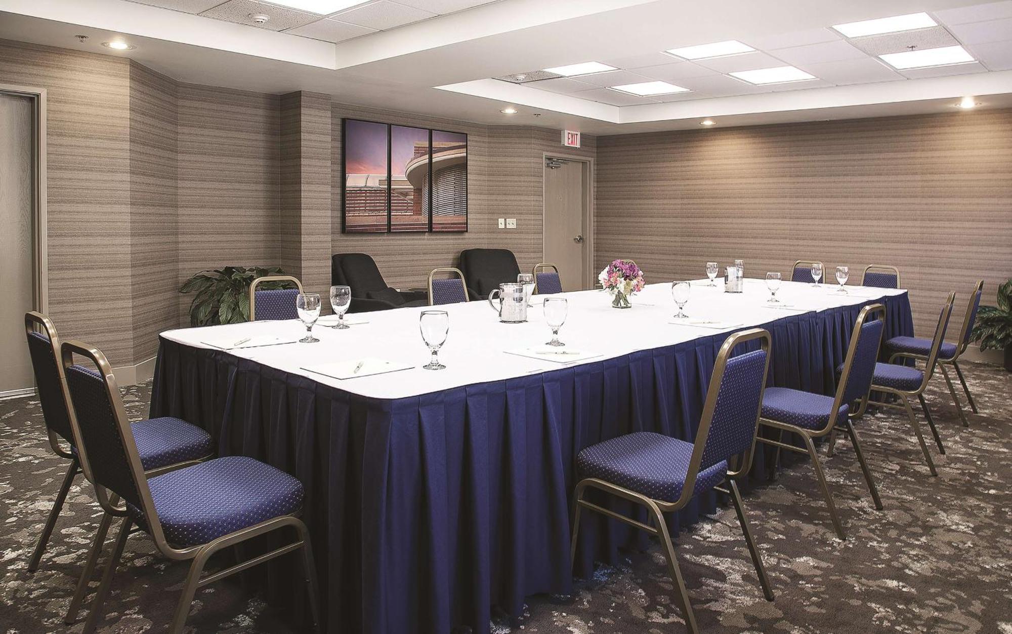 מלון Doubletree By Hilton Racine Harbourwalk מראה חיצוני תמונה
