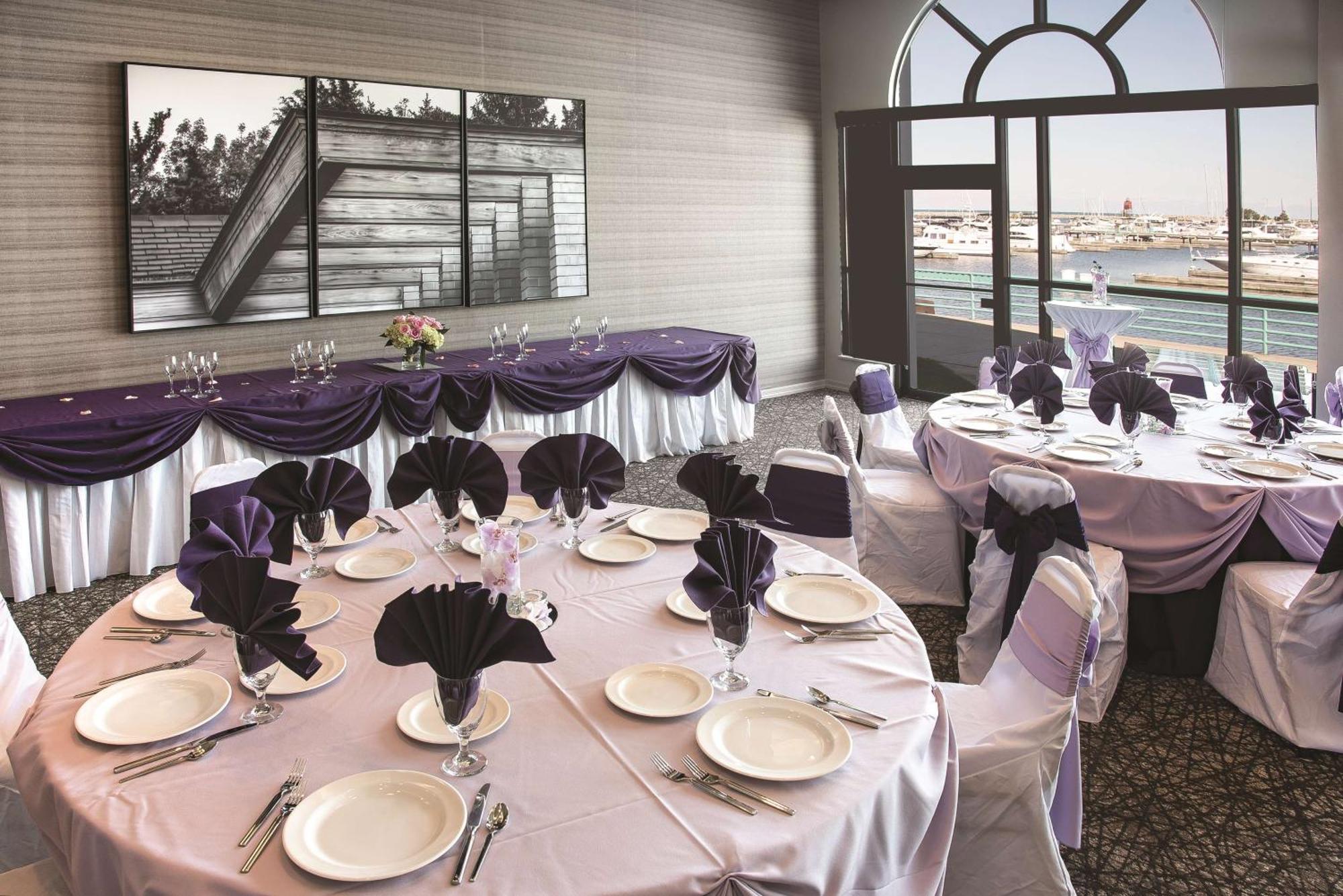 מלון Doubletree By Hilton Racine Harbourwalk מראה חיצוני תמונה