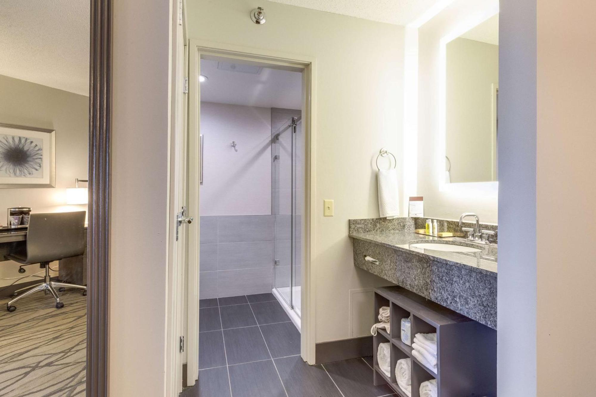 מלון Doubletree By Hilton Racine Harbourwalk מראה חיצוני תמונה