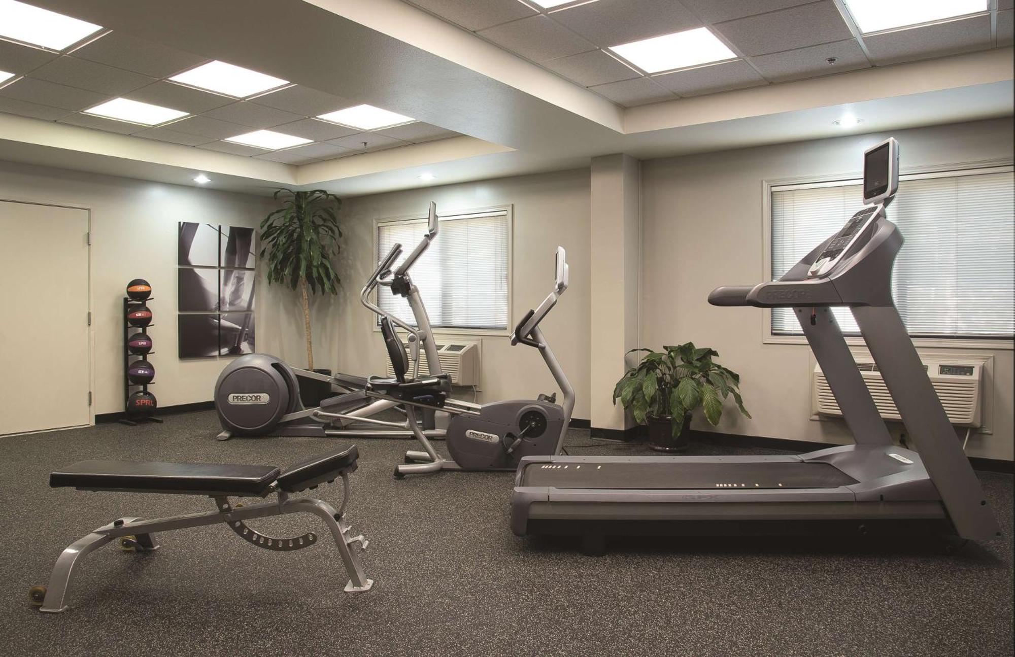 מלון Doubletree By Hilton Racine Harbourwalk מראה חיצוני תמונה